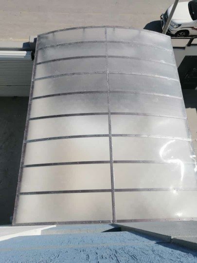 مظلات لكسان 