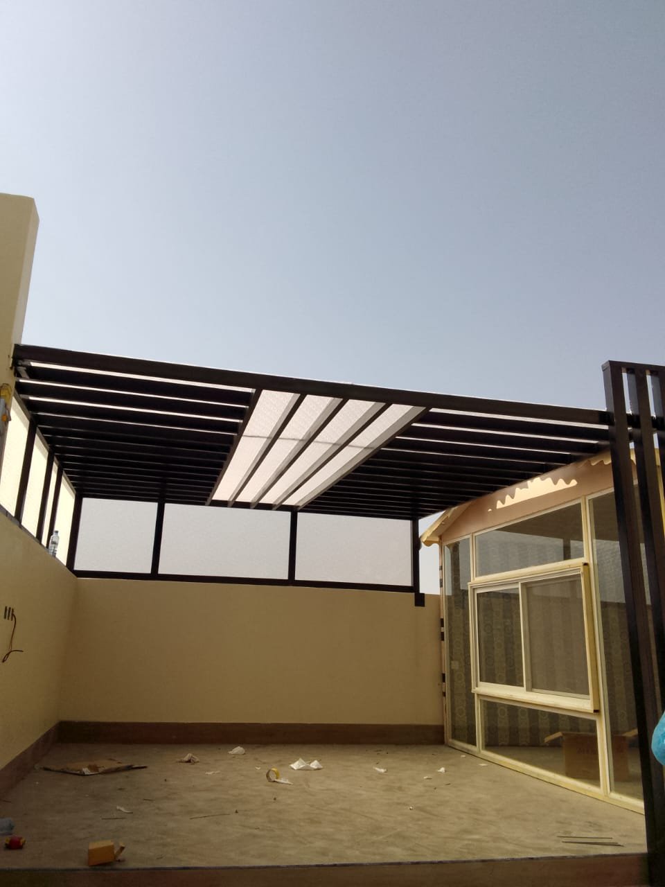 مظلات جلسات برجولات في جيزانوابها عسير مظله خارجيه لكسان حديد بشكل خشبي 