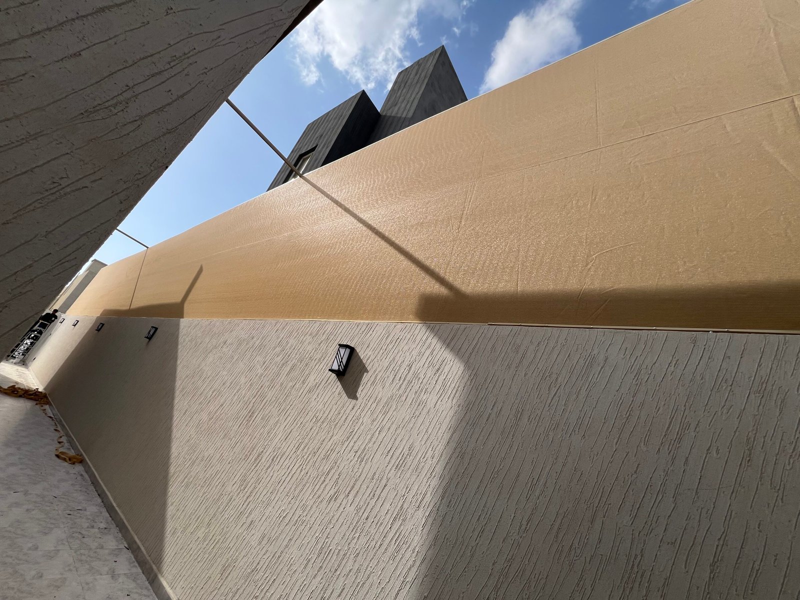 سواتر أحواش في الدرب بتصميم حديث توفر الخصوصية والحمايه